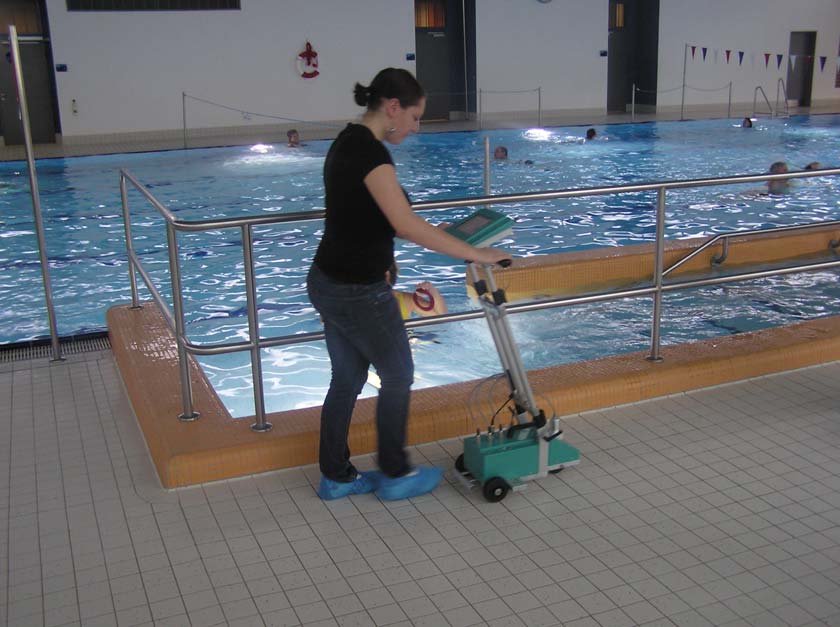 moist scan piscina operatore